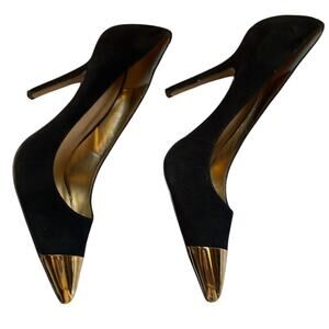 Jessica Simpson Black Suede Leather Gold Tipped Heels. 10